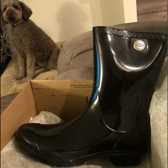 Ugg Rainboots - Picture 2 of 4
